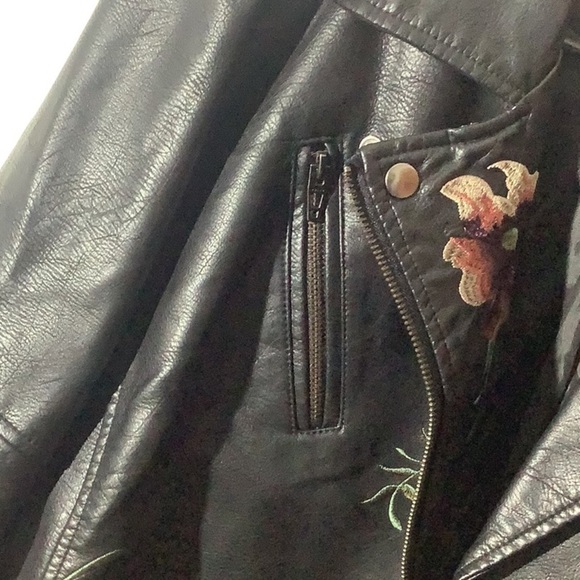 Colleen Lopez -Sz XL - Black F. Leather Jacket - Floral embroidery - black studs - Picture 11 of 12